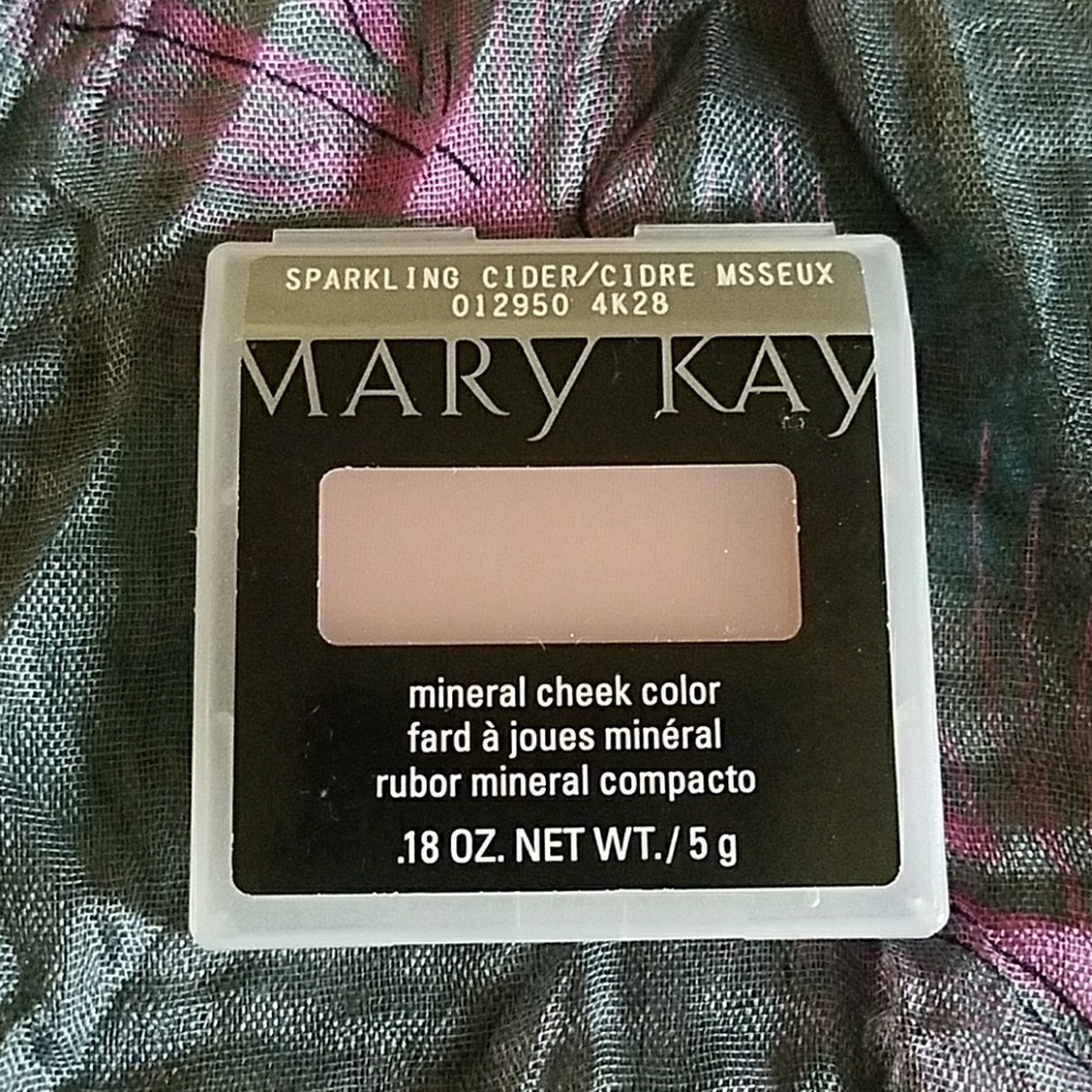 Mary Kay mineral cheek powder